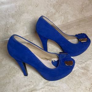 Ladies faux suede “doll toe” royal blue 5inch stiletto heel previously l…